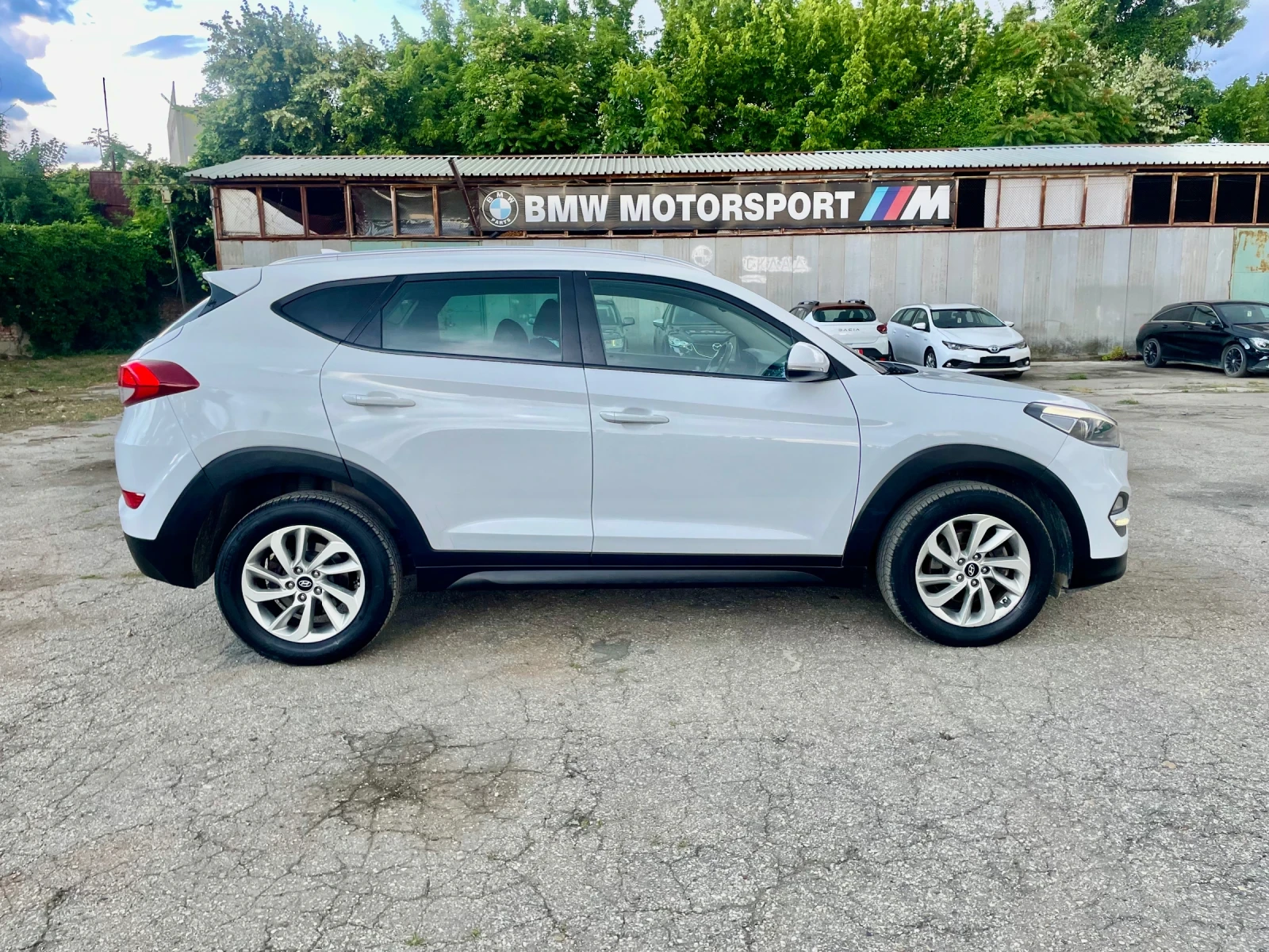Hyundai Tucson 1.7 CRDI, снимка 3 - Автомобили и джипове - 55002030