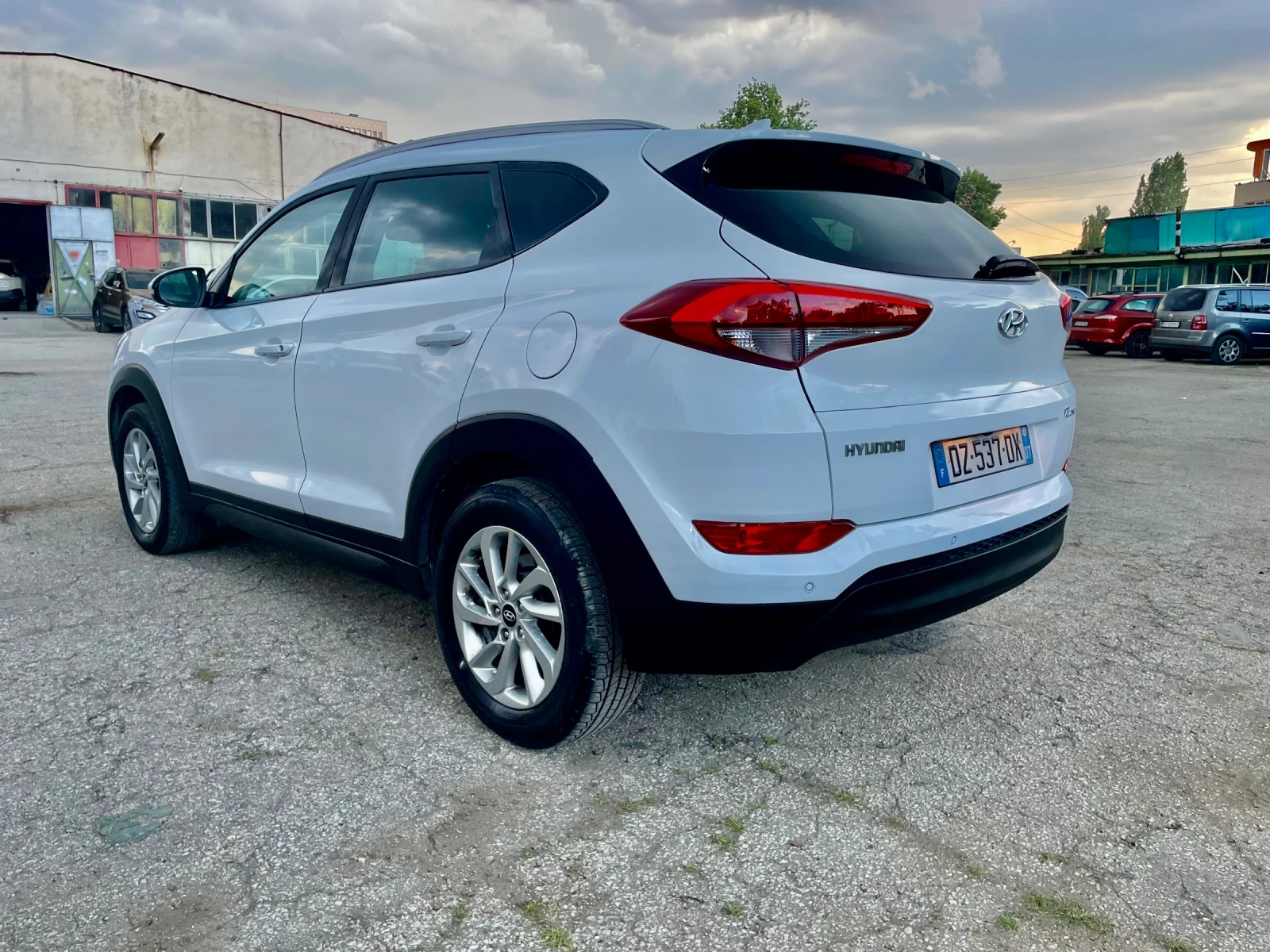 Hyundai Tucson 1.7 CRDI, снимка 6 - Автомобили и джипове - 55002030