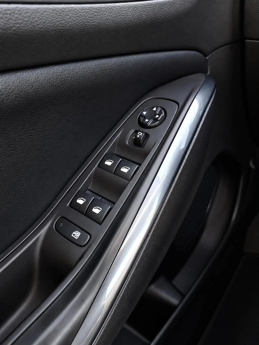 Opel Grandland X, снимка 4 - Автомобили и джипове - 55311627