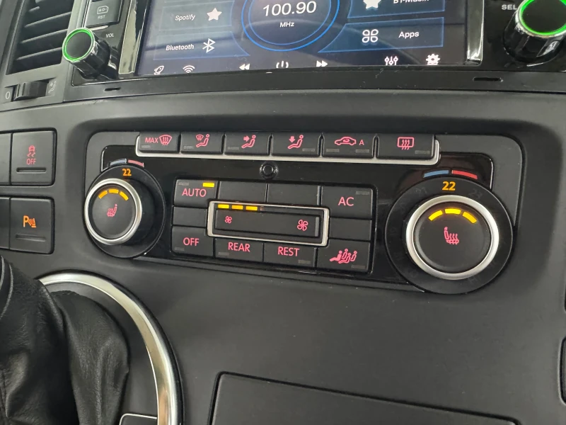 VW Multivan 2.0TDI* 4x4* DSG* HighLine, снимка 11 - Бусове и автобуси - 52428850