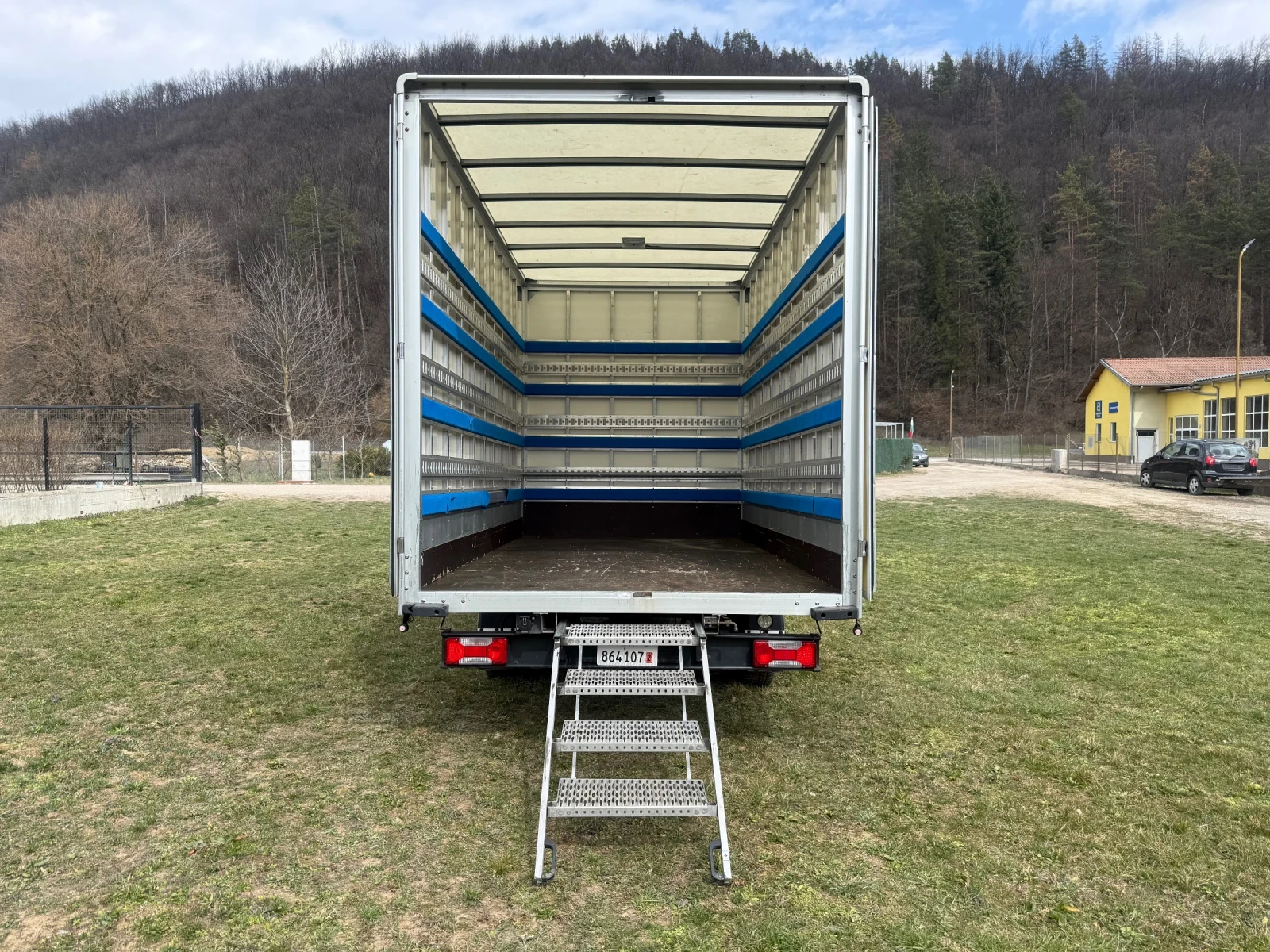 Iveco 35S18 35S18 4.10-МЕЖДУОСИЕ МЕБЕЛАРКА КЛИМАТИК , снимка 10 - Бусове и автобуси - 53868677
