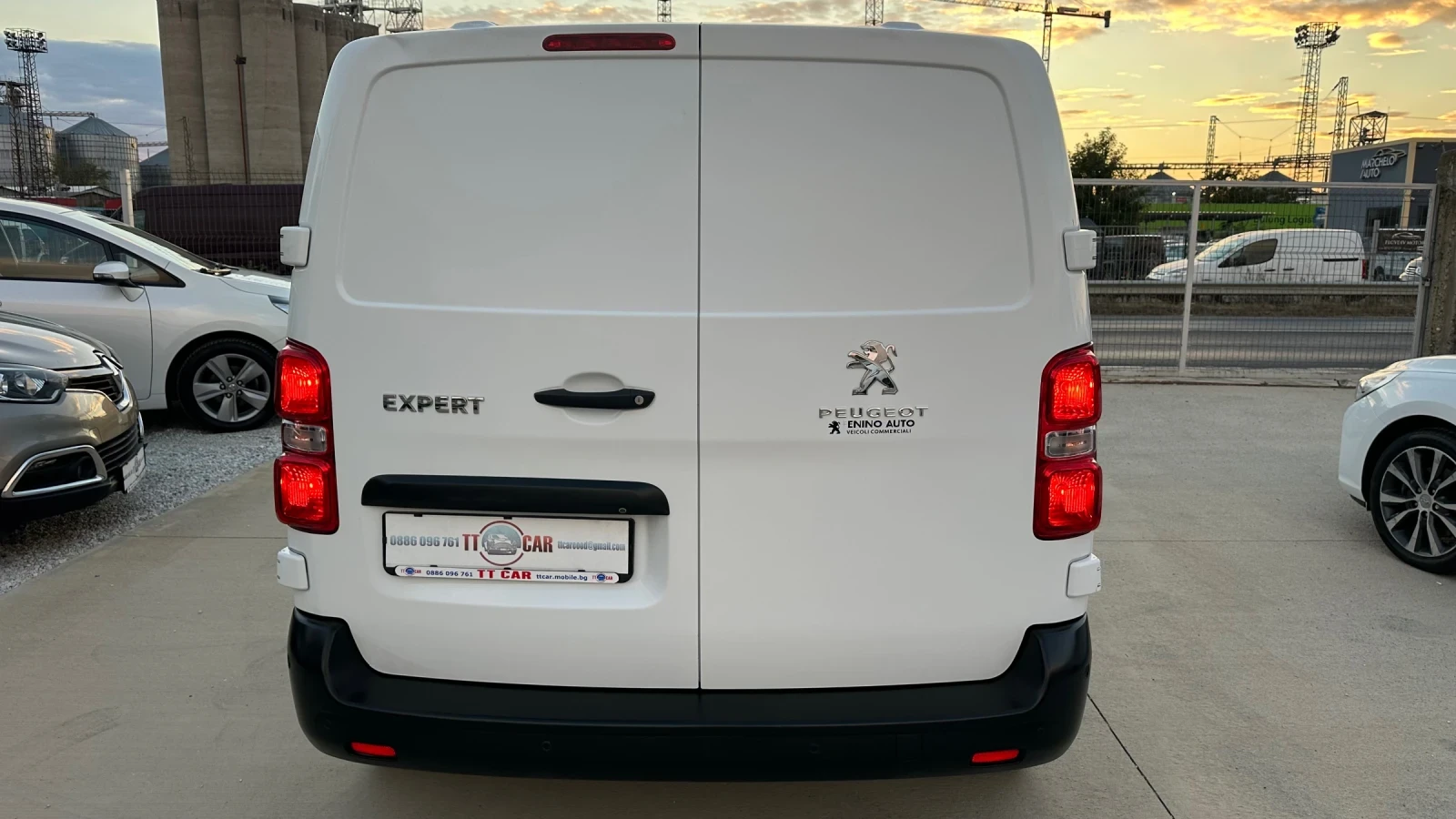 Peugeot Expert 2.0HDI Автомат!Вс.екстри!ТОП състояние!, снимка 3 - Бусове и автобуси - 56261514