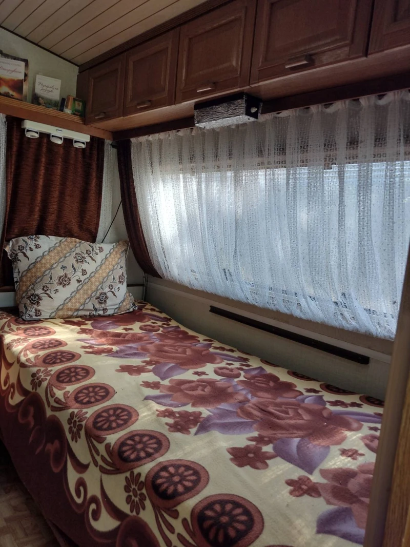 Каравана Hobby 360, снимка 8 - Каравани и кемпери - 52379319