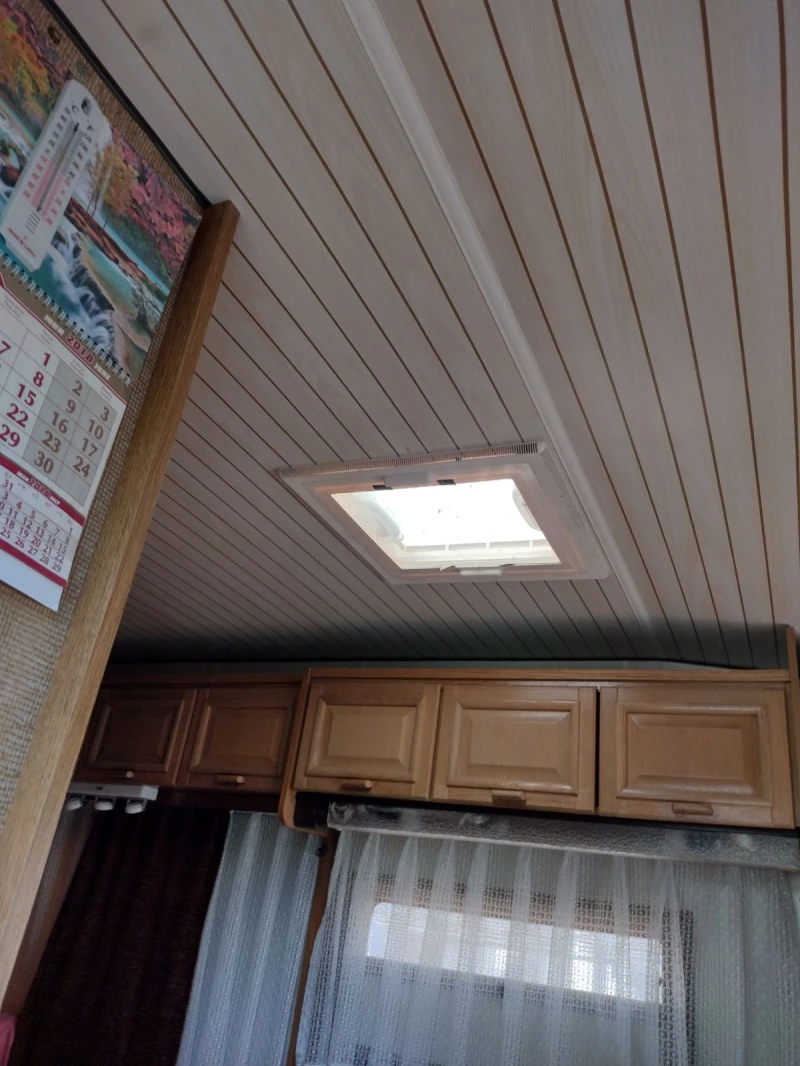 Каравана Hobby 360, снимка 9 - Каравани и кемпери - 52379319