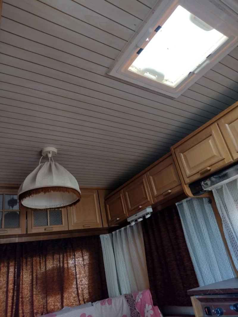 Каравана Hobby 360, снимка 10 - Каравани и кемпери - 52379319