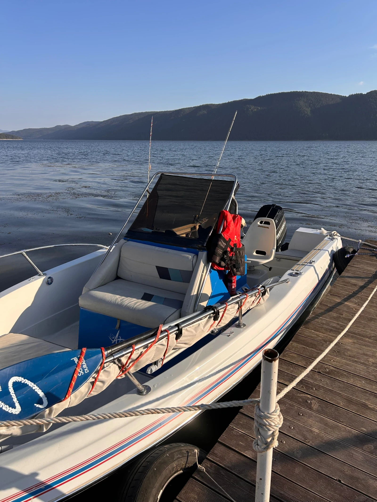 Лодка Bayliner Trophy, снимка 2 - Воден транспорт - 56106555