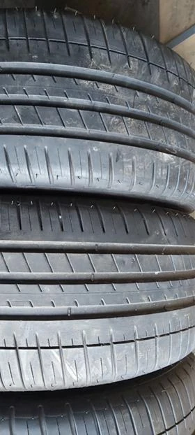 Гуми Летни 235/35R19, снимка 3