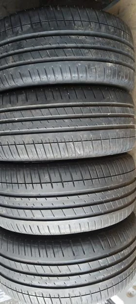Гуми Летни 235/35R19, снимка 1