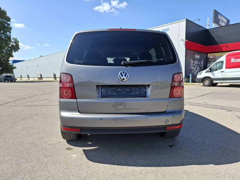 VW Touran 2.0TDI, снимка 6 - Автомобили и джипове - 47227468