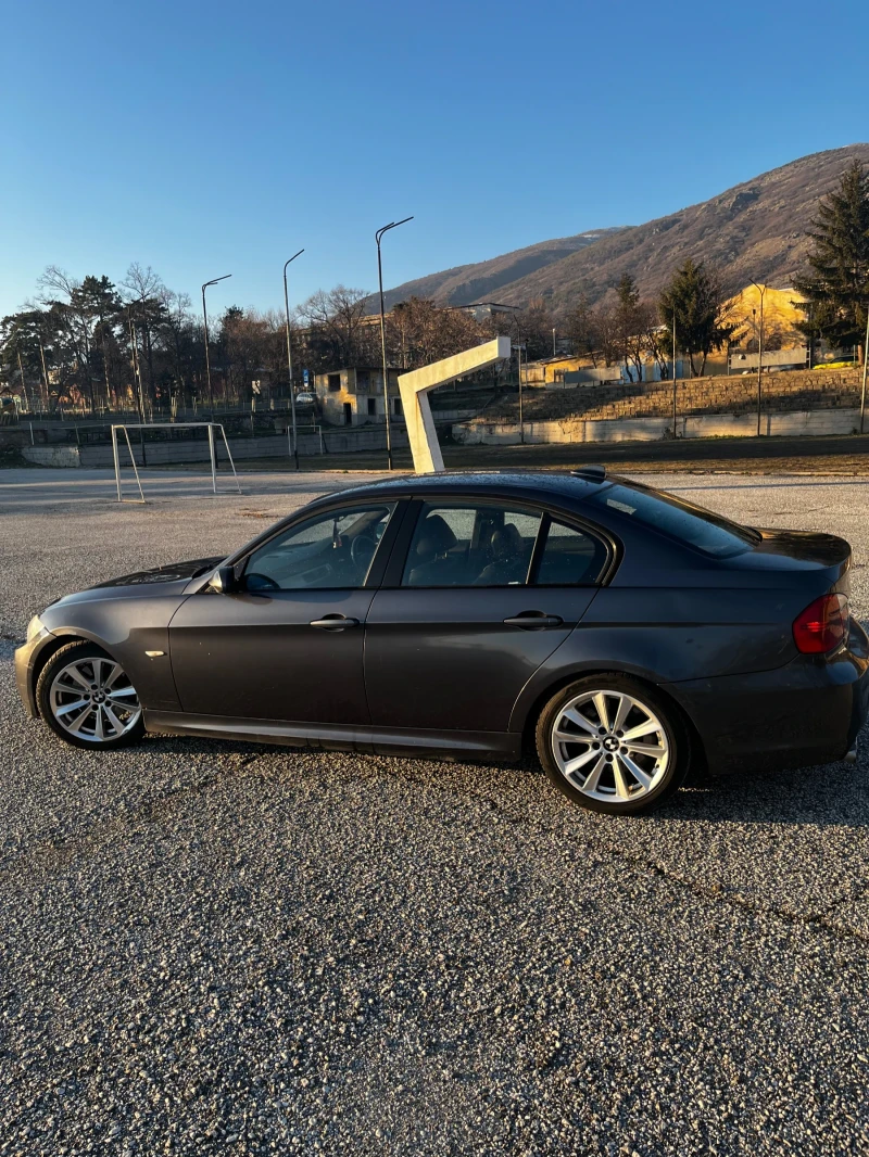 BMW 330, снимка 2 - Автомобили и джипове - 48818127