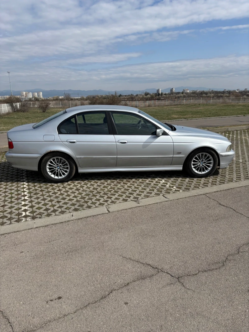 BMW 520, снимка 2 - Автомобили и джипове - 49596373