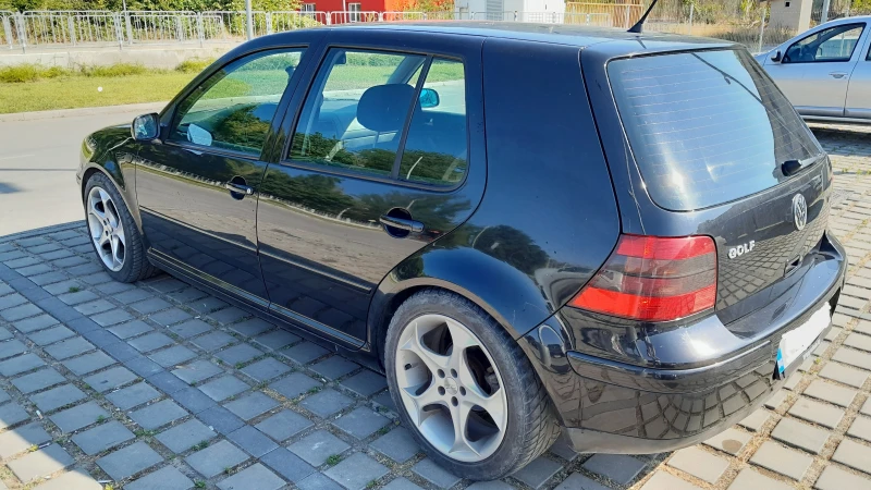 VW Golf, снимка 4 - Автомобили и джипове - 52321347