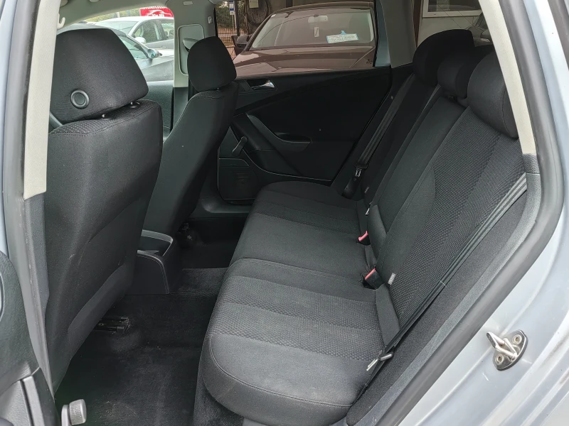 VW Passat 1.9tdi 105ps navi, снимка 11 - Автомобили и джипове - 52849222
