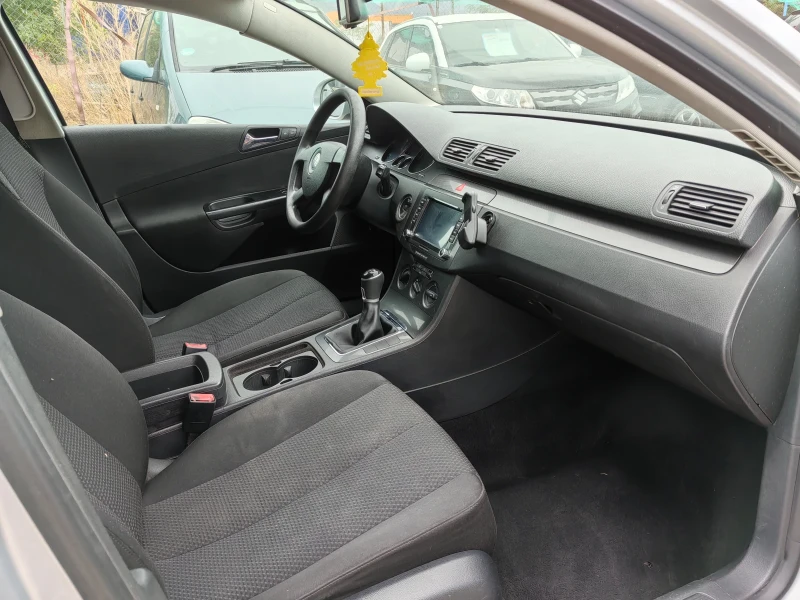 VW Passat 1.9tdi 105ps navi, снимка 10 - Автомобили и джипове - 52849222