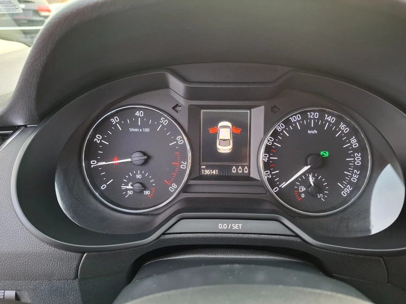 Skoda Octavia, снимка 14 - Автомобили и джипове - 52351978