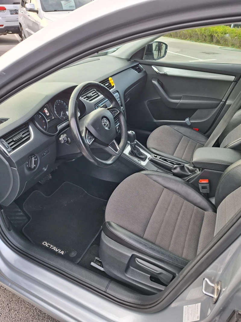Skoda Octavia, снимка 9 - Автомобили и джипове - 52351978