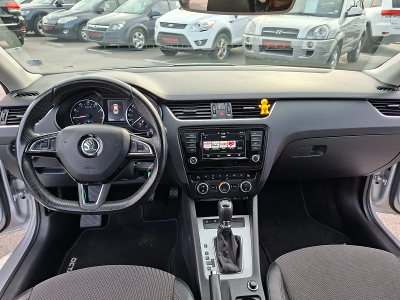 Skoda Octavia, снимка 16 - Автомобили и джипове - 52351978