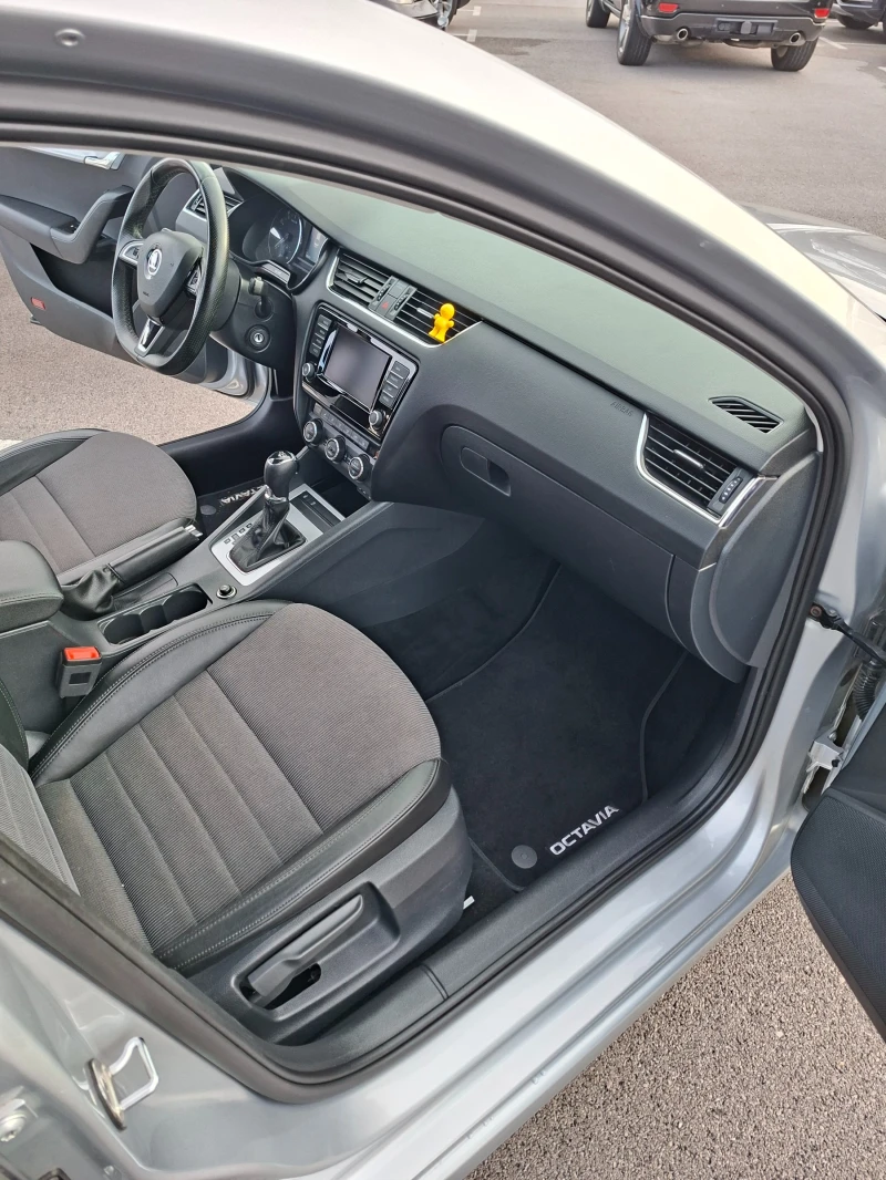 Skoda Octavia, снимка 13 - Автомобили и джипове - 52351978