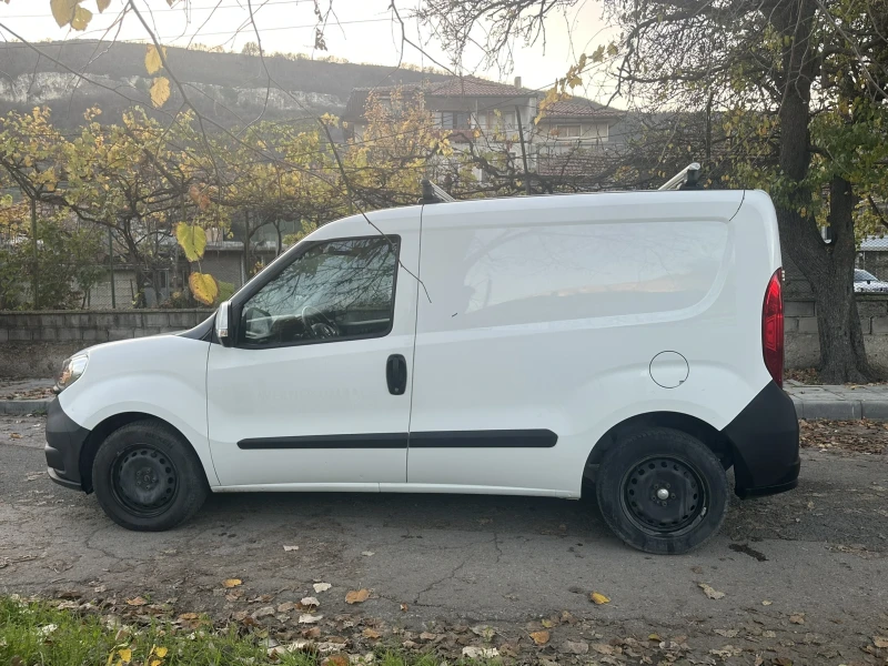 Fiat Doblo 1.3 MultiJet Фактура, снимка 9 - Автомобили и джипове - 52429768