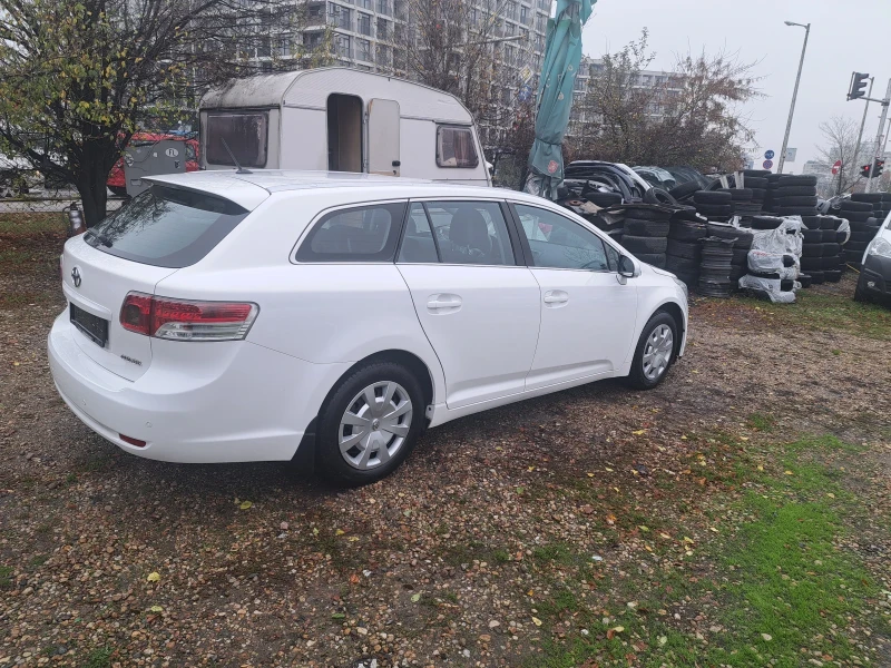 Toyota Avensis 1.8 valve matic, снимка 6 - Автомобили и джипове - 52490990