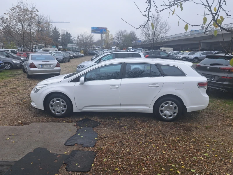 Toyota Avensis 1.8 valve matic, снимка 3 - Автомобили и джипове - 52490990