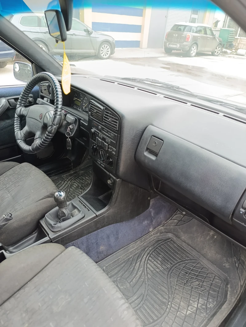 VW Passat 1.8 MI, снимка 3 - Автомобили и джипове - 53468791