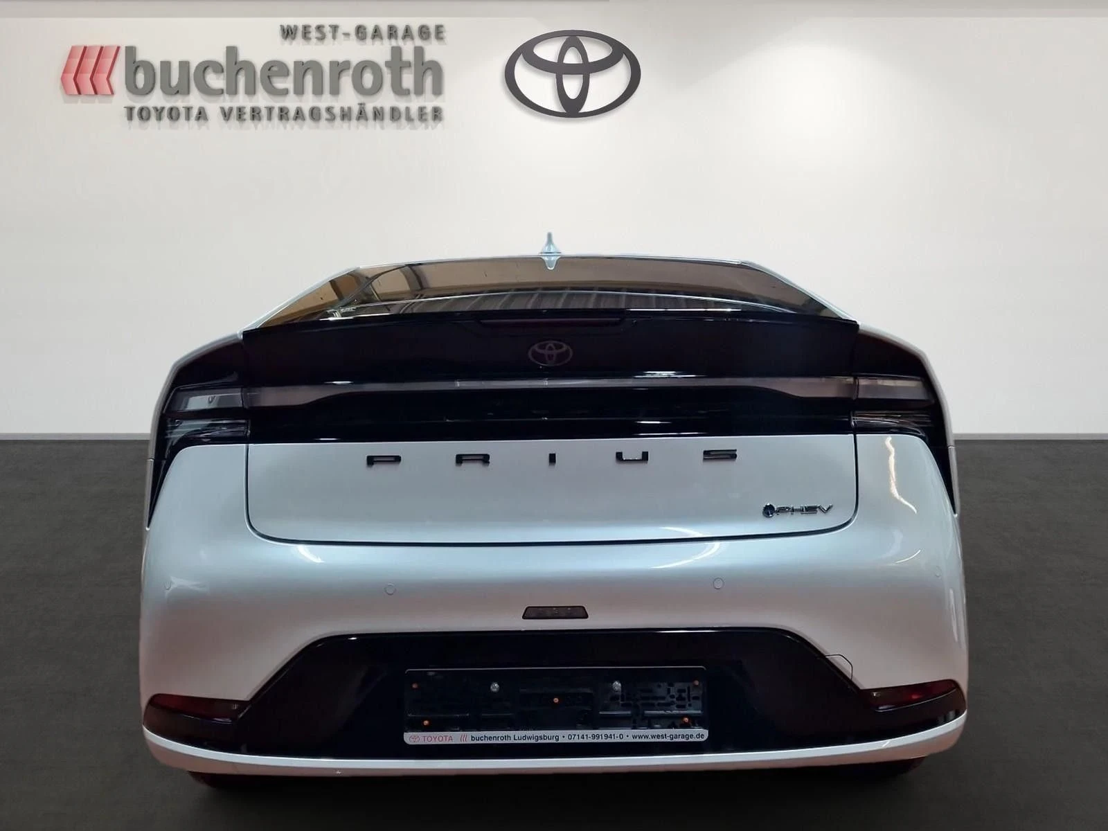 Toyota Prius Нов - изображение 4