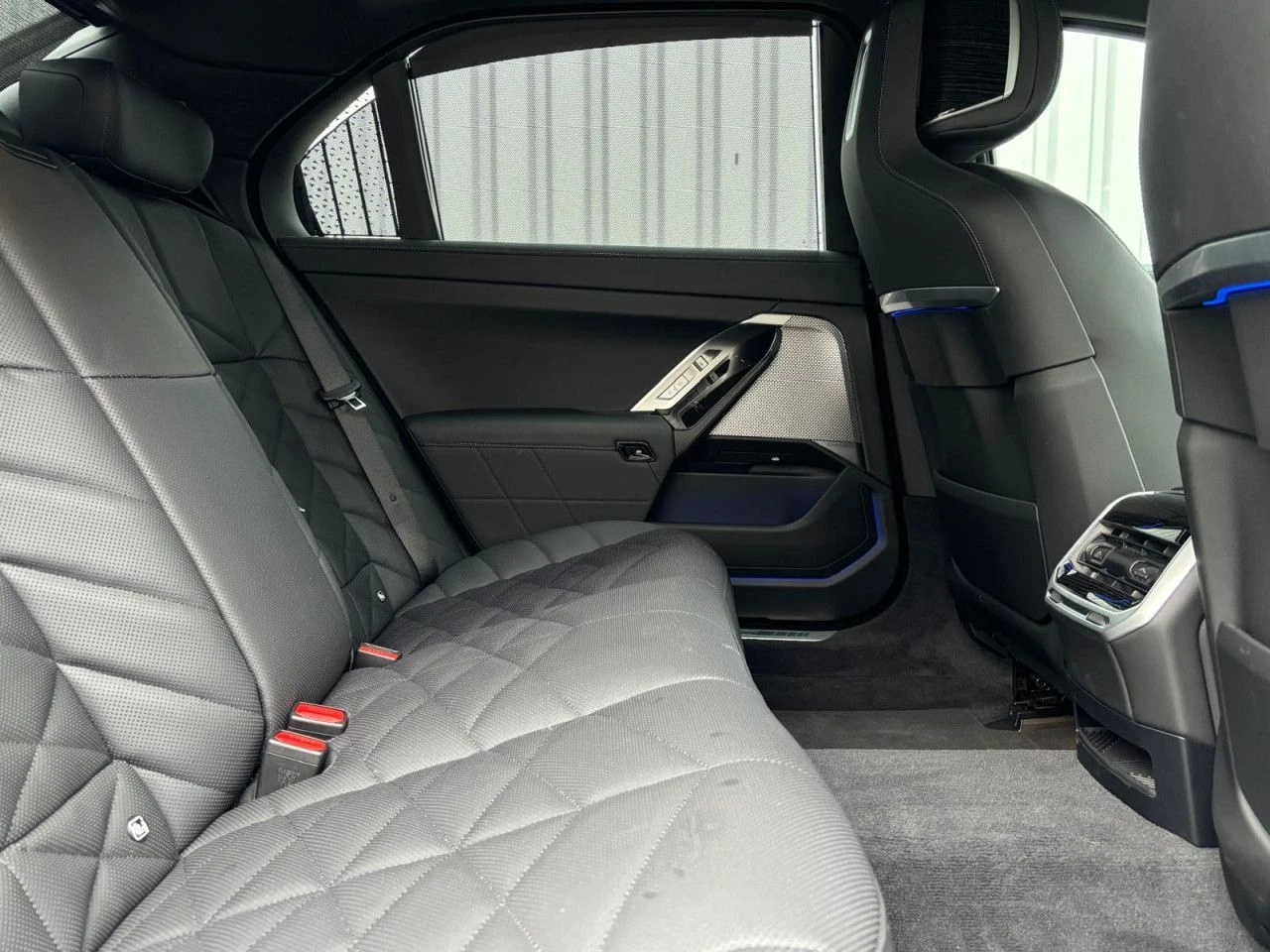 BMW i7 eDRIVE50/455HP/M-SPORT/HUD/360/B&W/PANO/245fpr | Mobile.bg   11