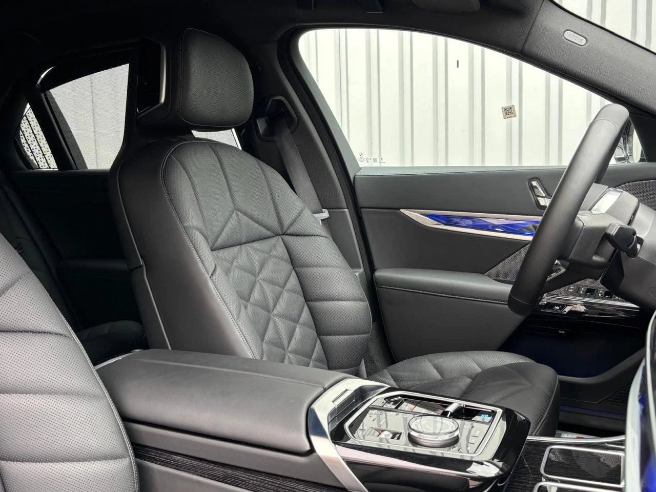 BMW i7 eDRIVE50/455HP/M-SPORT/HUD/360/B&W/PANO/245f - изображение 9