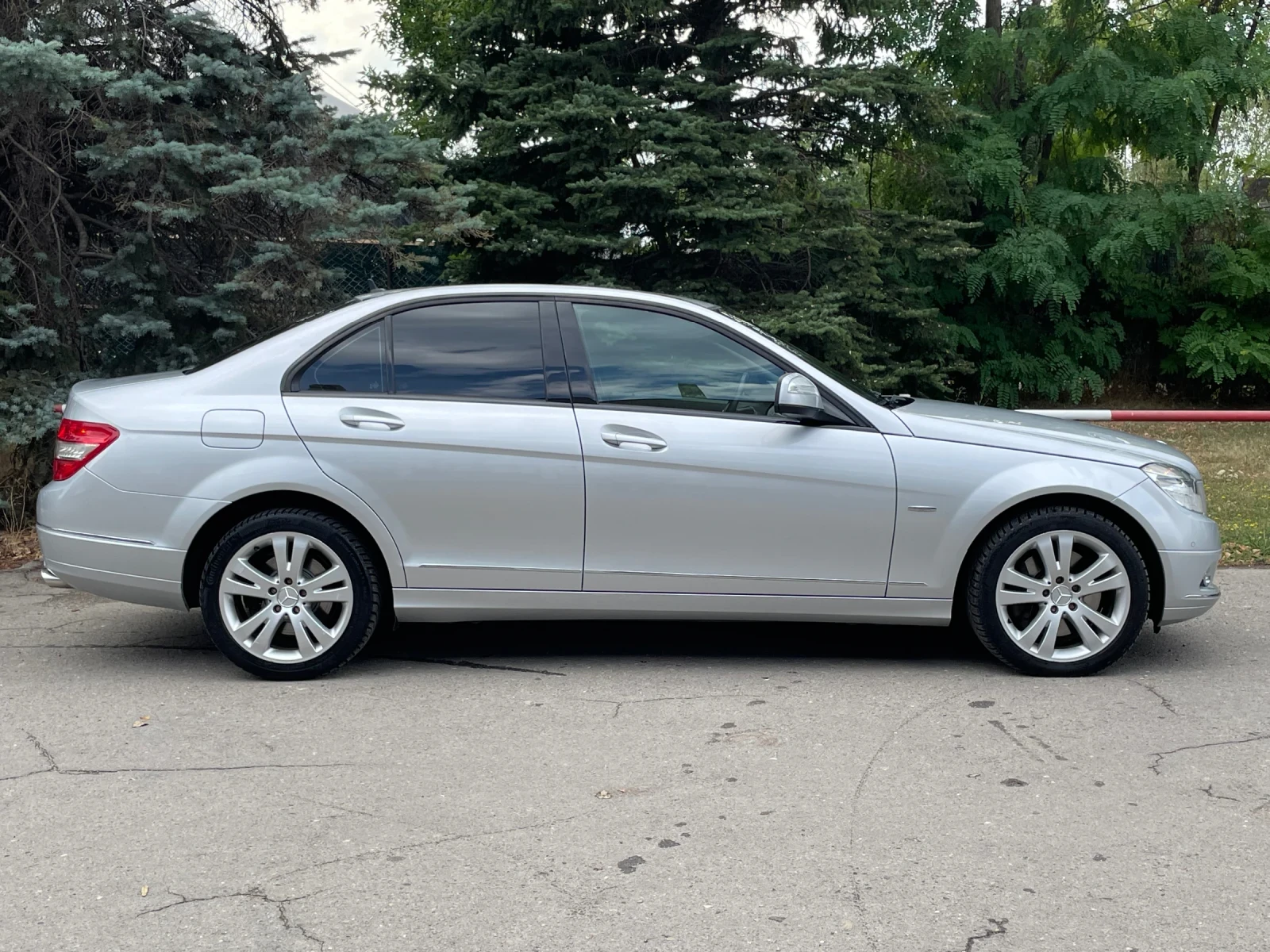 Mercedes-Benz C 320 4 Matic СЕРВИЗНА ИСТОРИЯ - изображение 3
