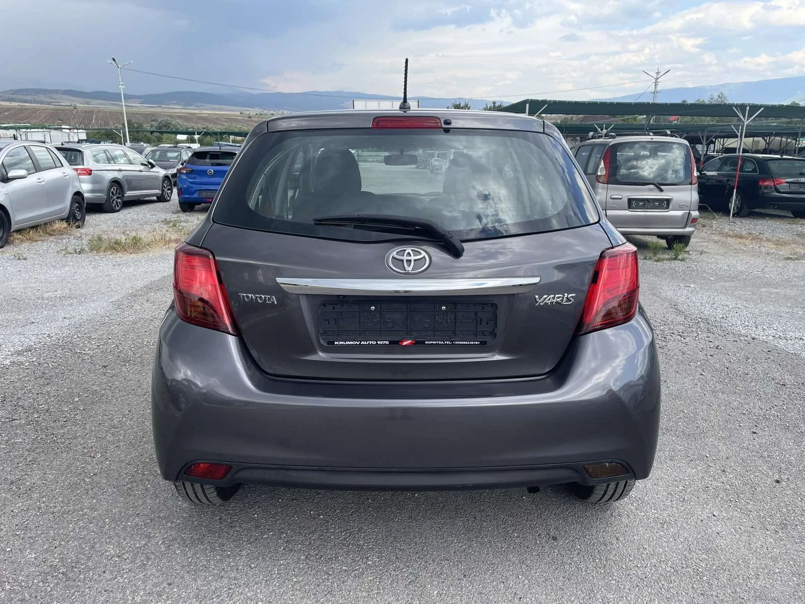 Toyota Yaris 1.0 I - изображение 6