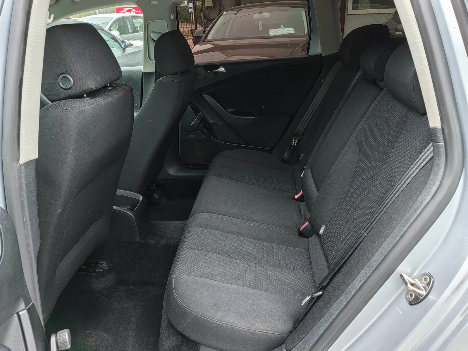 VW Passat 1.9tdi 105ps navi | Mobile.bg — изображение 11