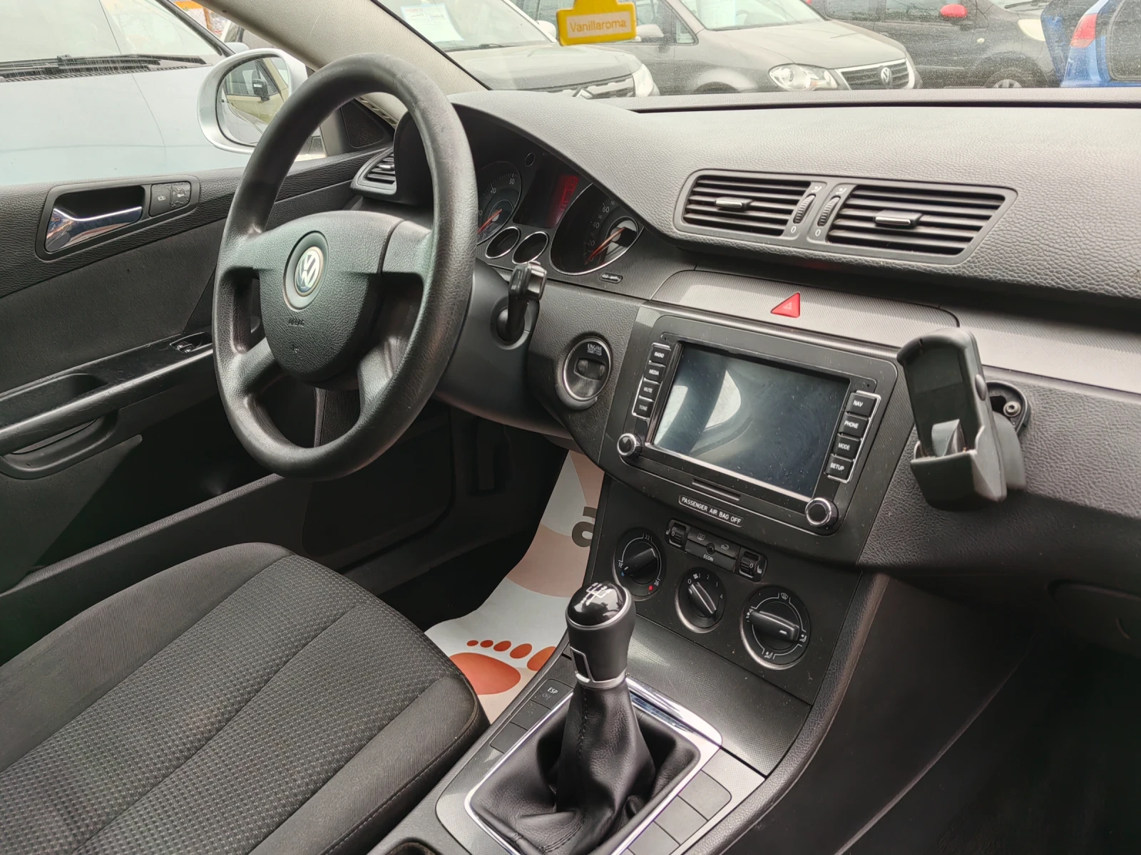 VW Passat 1.9tdi 105ps navi | Mobile.bg — изображение 14