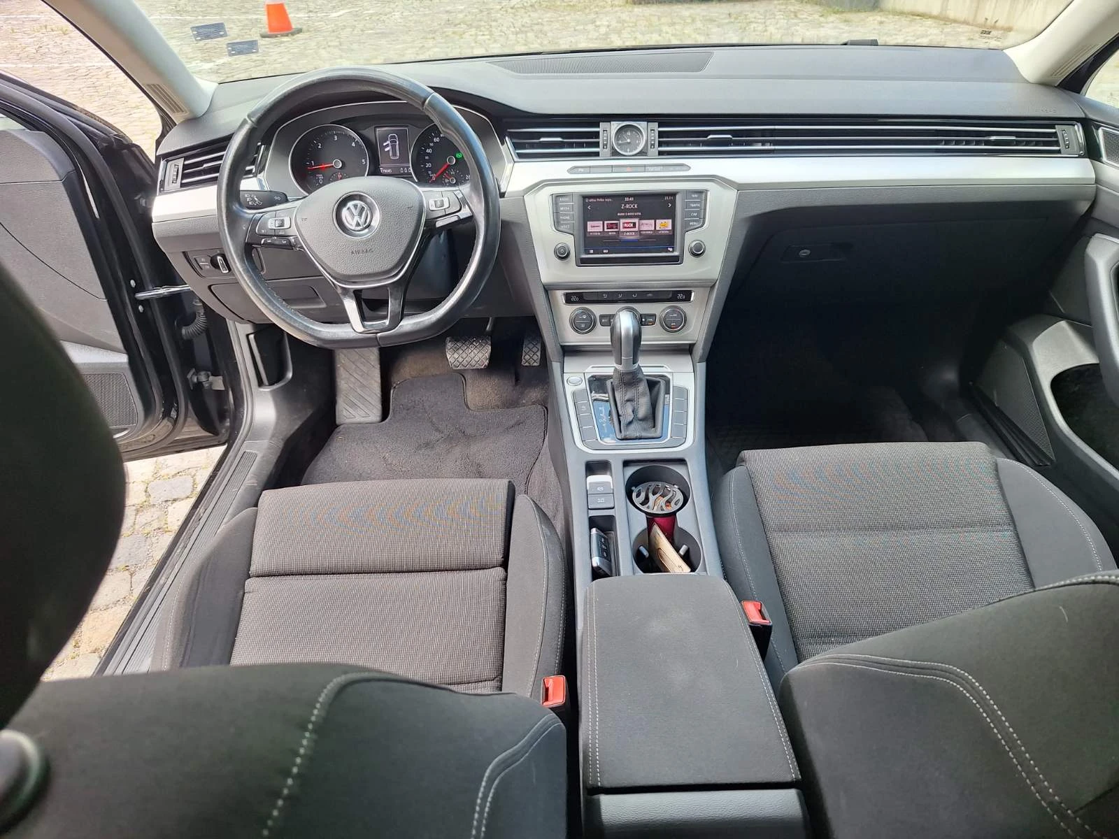 VW Passat, снимка 9 - Автомобили и джипове - 54811569