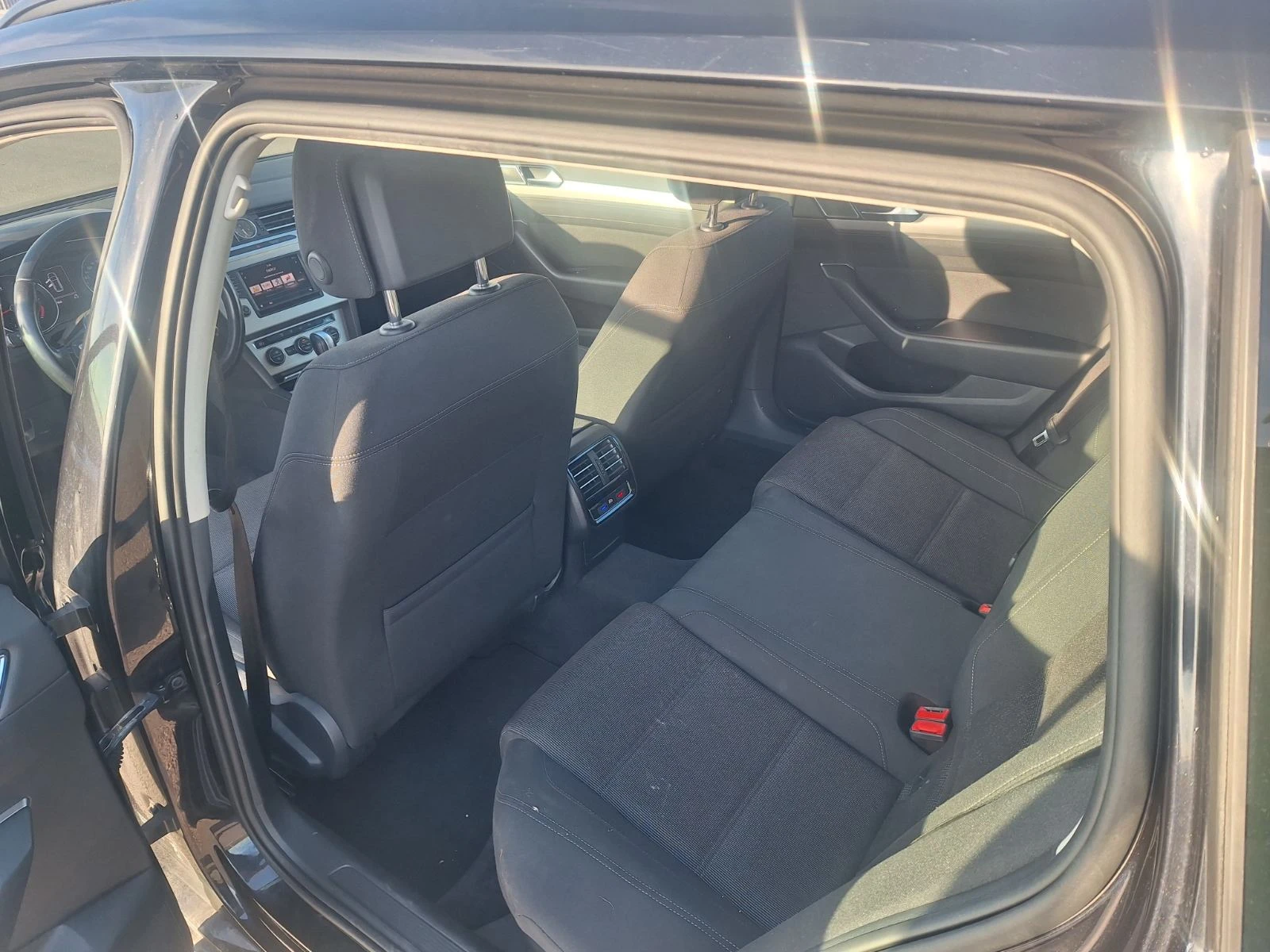 VW Passat, снимка 9 - Автомобили и джипове - 53787593