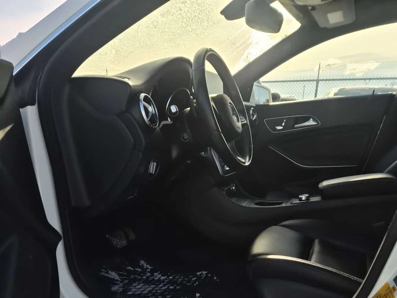 Mercedes-Benz CLA * 250 * CARFAX * ЦЕНА ДО БГ, снимка 5 - Автомобили и джипове - 53969769