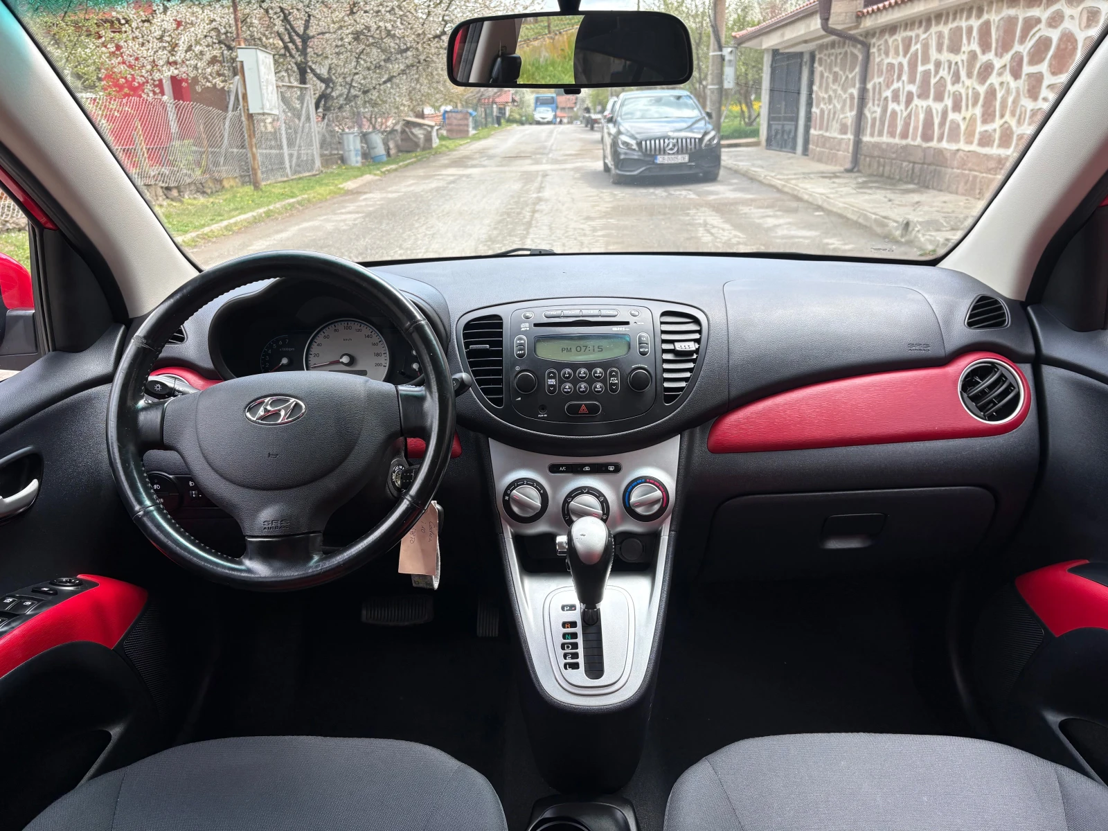 Hyundai I10 КАТО НОВА!, снимка 12 - Автомобили и джипове - 54236557