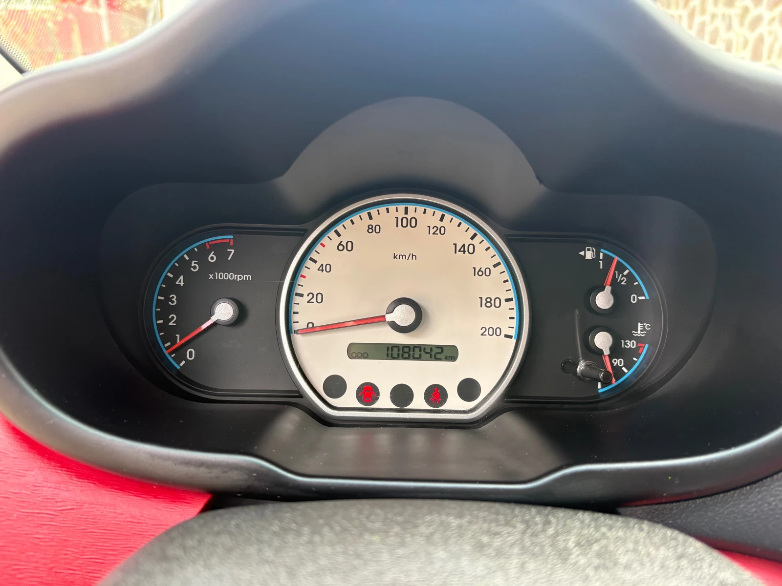 Hyundai I10 КАТО НОВА!, снимка 13 - Автомобили и джипове - 54236557