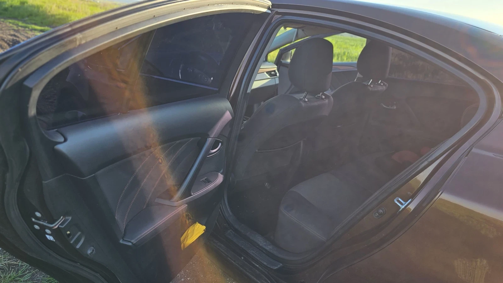 Toyota Avensis 2.0 D-4D, снимка 7 - Автомобили и джипове - 54313796