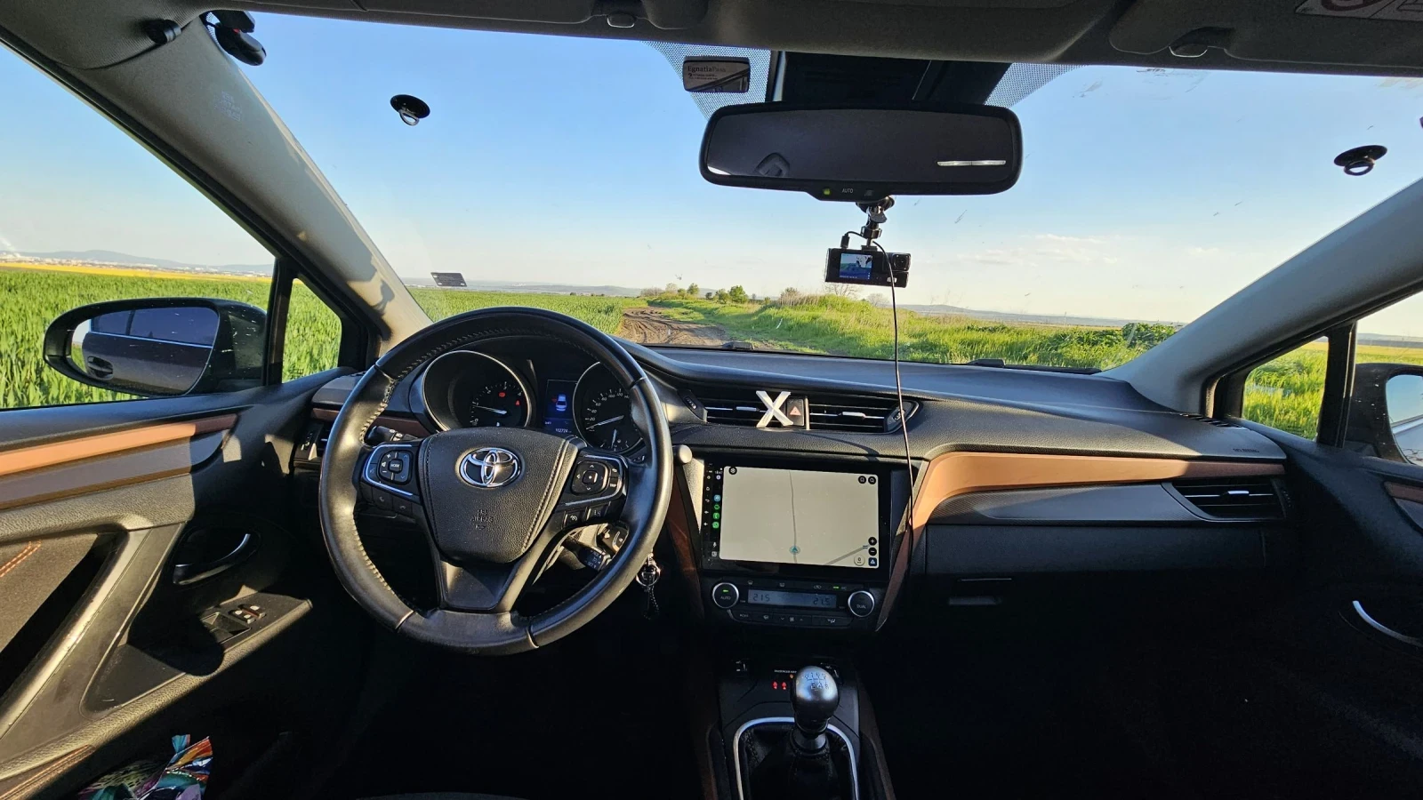 Toyota Avensis 2.0 D-4D, снимка 10 - Автомобили и джипове - 54313796