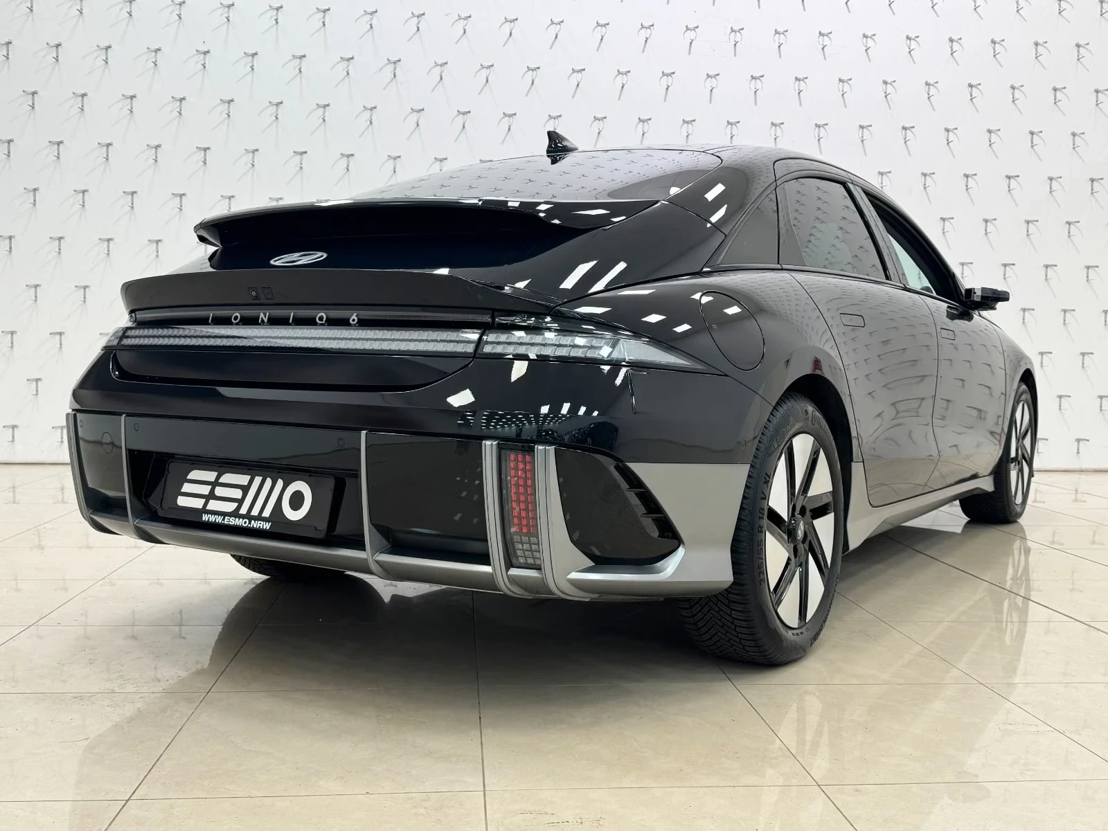 Hyundai Ioniq 6 AWD 77kWh UNIQ 360* DIST HUD BOSE SV Winter Pack+ , снимка 5 - Автомобили и джипове - 55715526