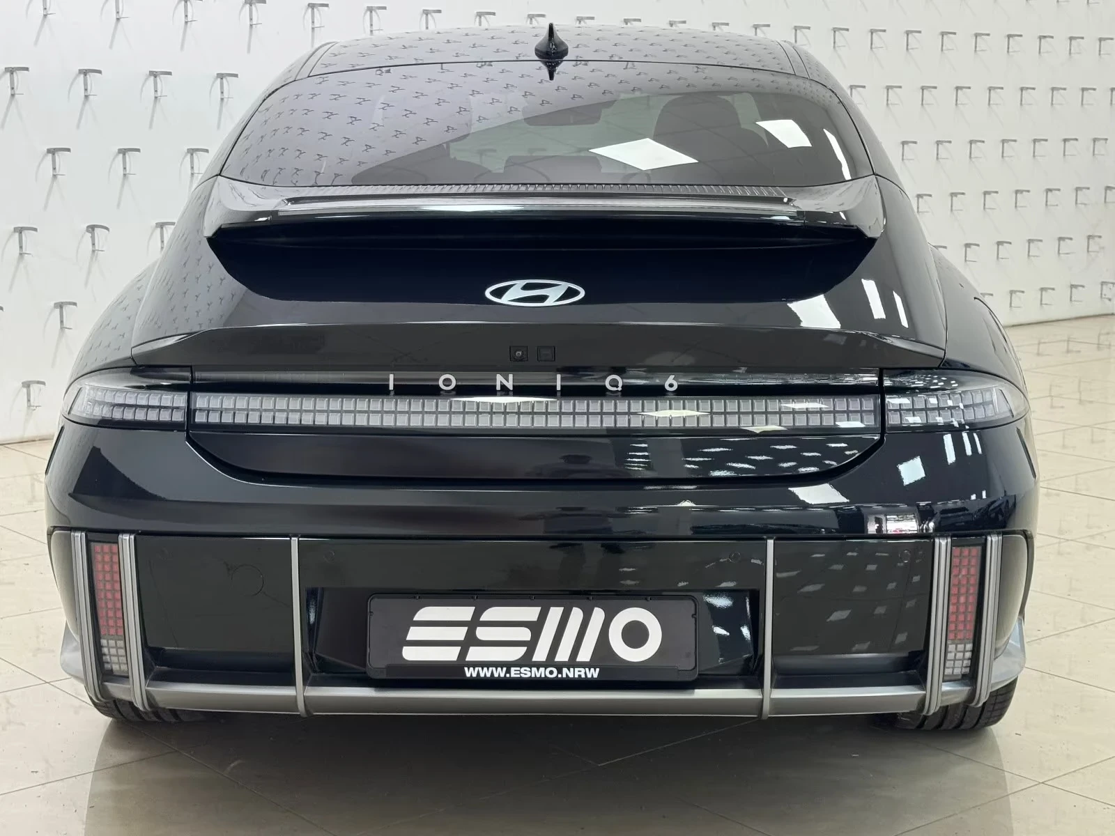 Hyundai Ioniq 6 AWD UNIQ 77kWh 360* BOSE DISTR HUD Winter Package+, снимка 2 - Автомобили и джипове - 55200043