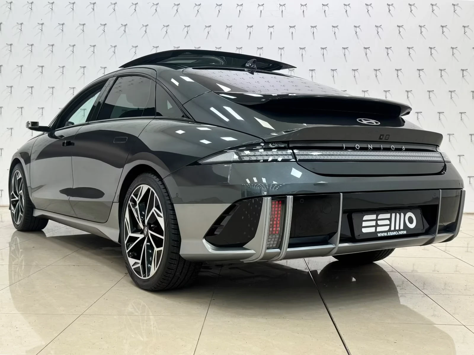 Hyundai Ioniq 6 AWD 77kWh UNIQ 360* DIST HUD PANO SV Winter Pack+ , снимка 6 - Автомобили и джипове - 55387403