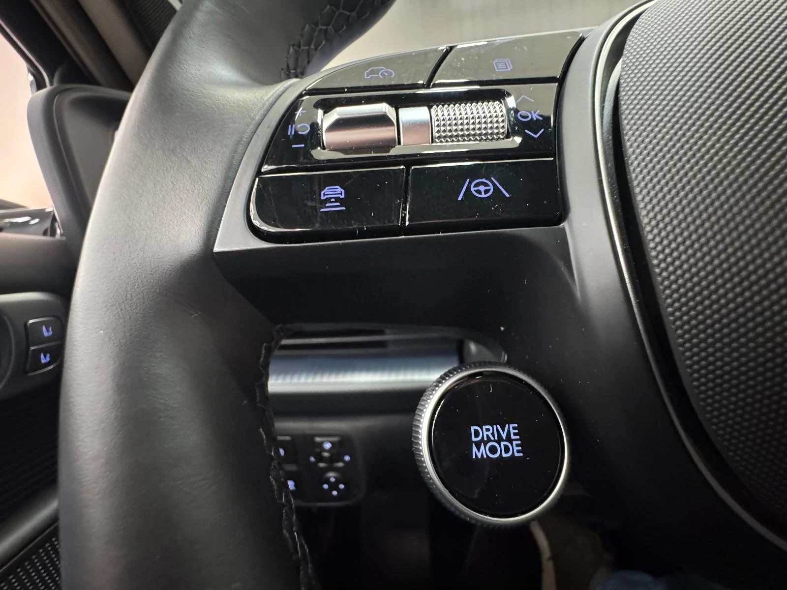 Hyundai Ioniq 6 AWD UNIQ 77kWh 360* BOSE DISTR HUD Winter Package+, снимка 12 - Автомобили и джипове - 55200043