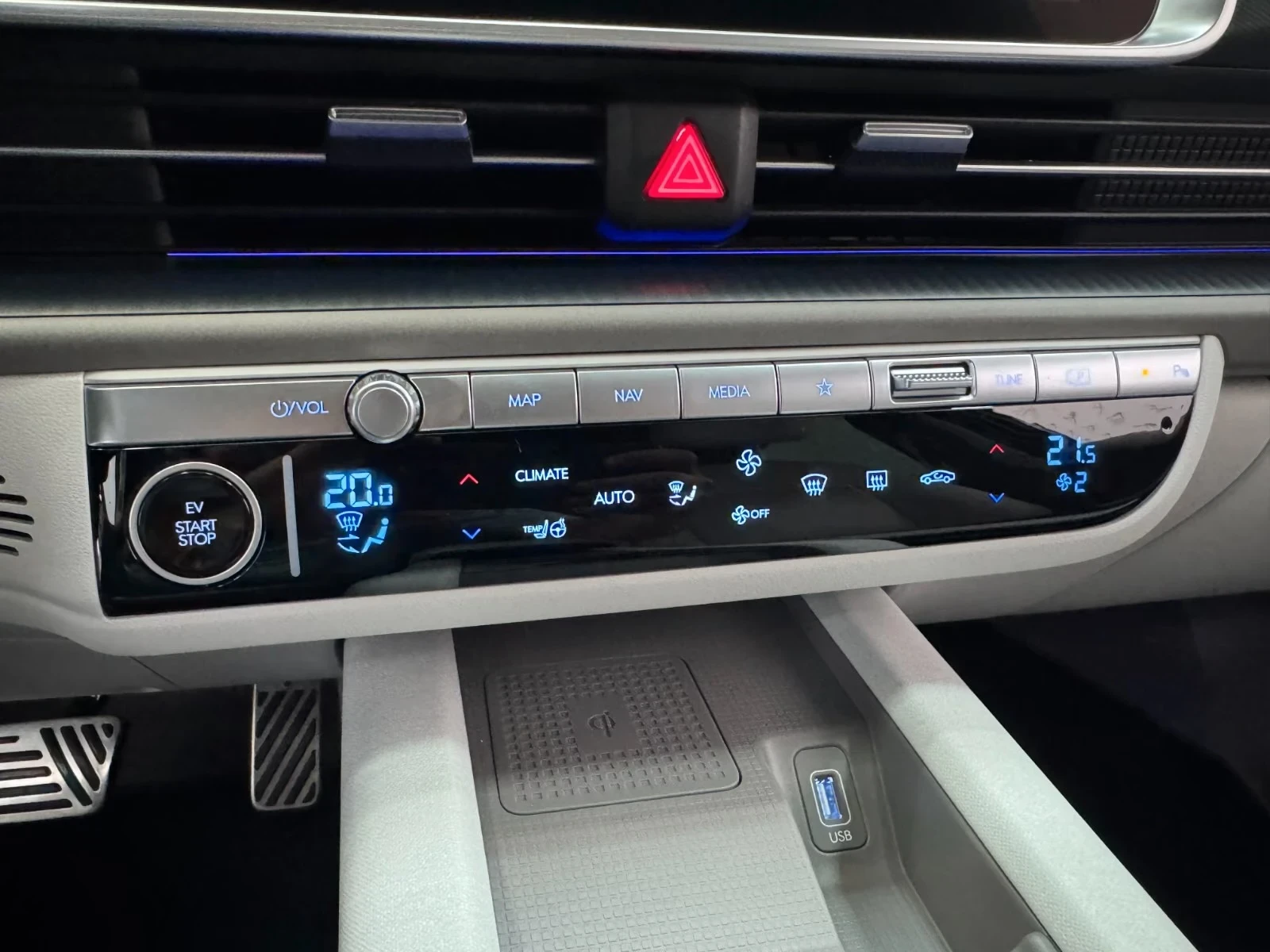 Hyundai Ioniq 6 AWD 77kWh UNIQ 360* DIST HUD BOSE SV Winter Pack+ , снимка 14 - Автомобили и джипове - 55715526