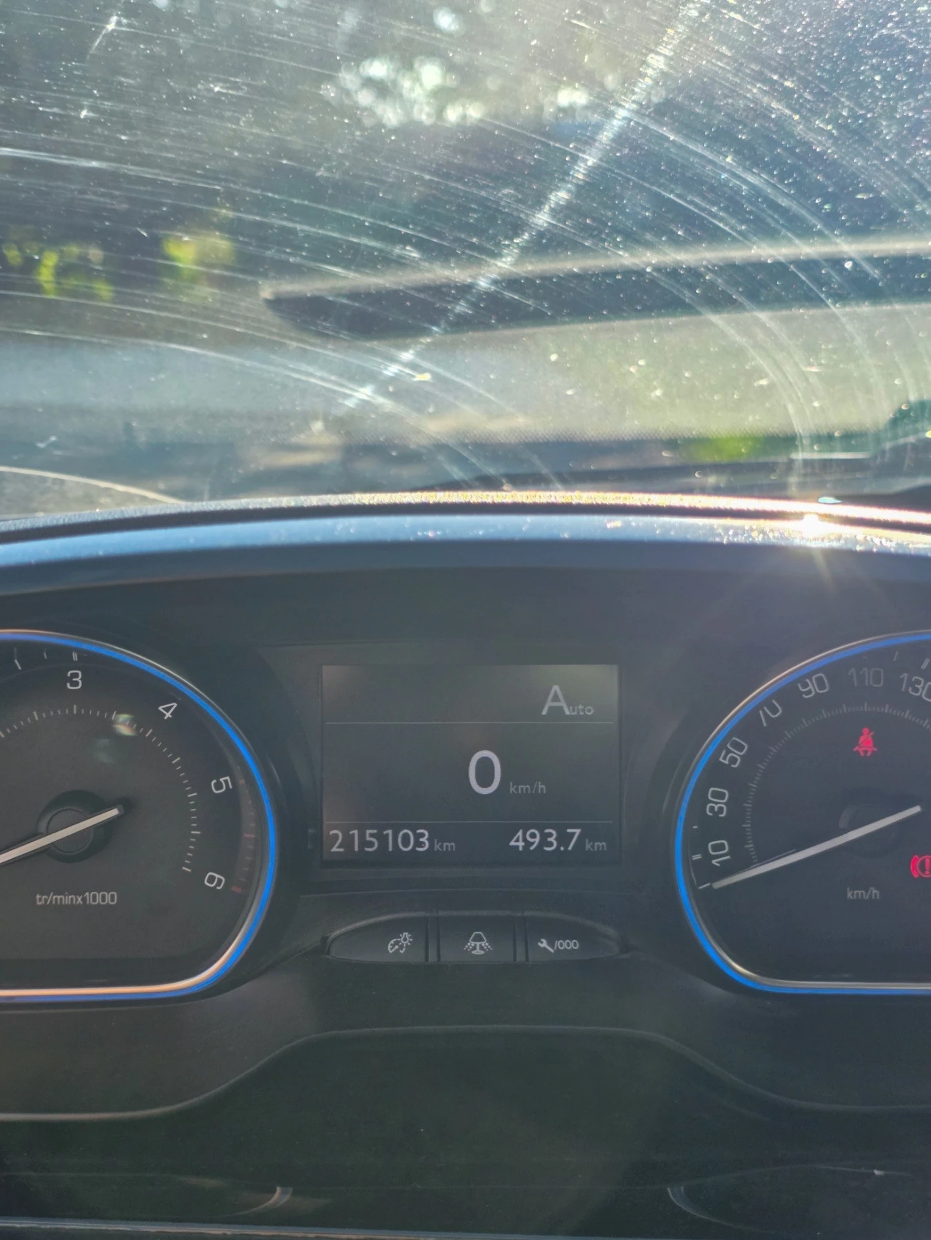 Peugeot 2008 Allure 1.6 e-HDi 92 k.c. , снимка 9 - Автомобили и джипове - 55621736