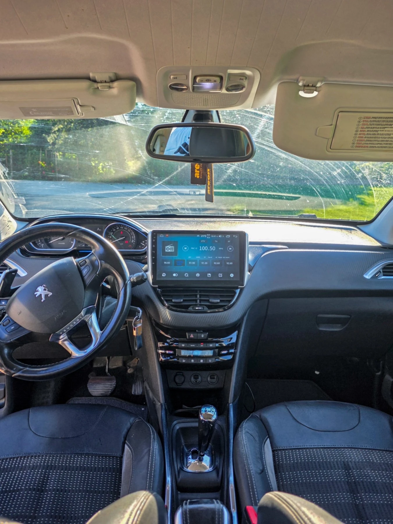 Peugeot 2008 Allure 1.6 e-HDi 92 k.c. , снимка 8 - Автомобили и джипове - 55621736