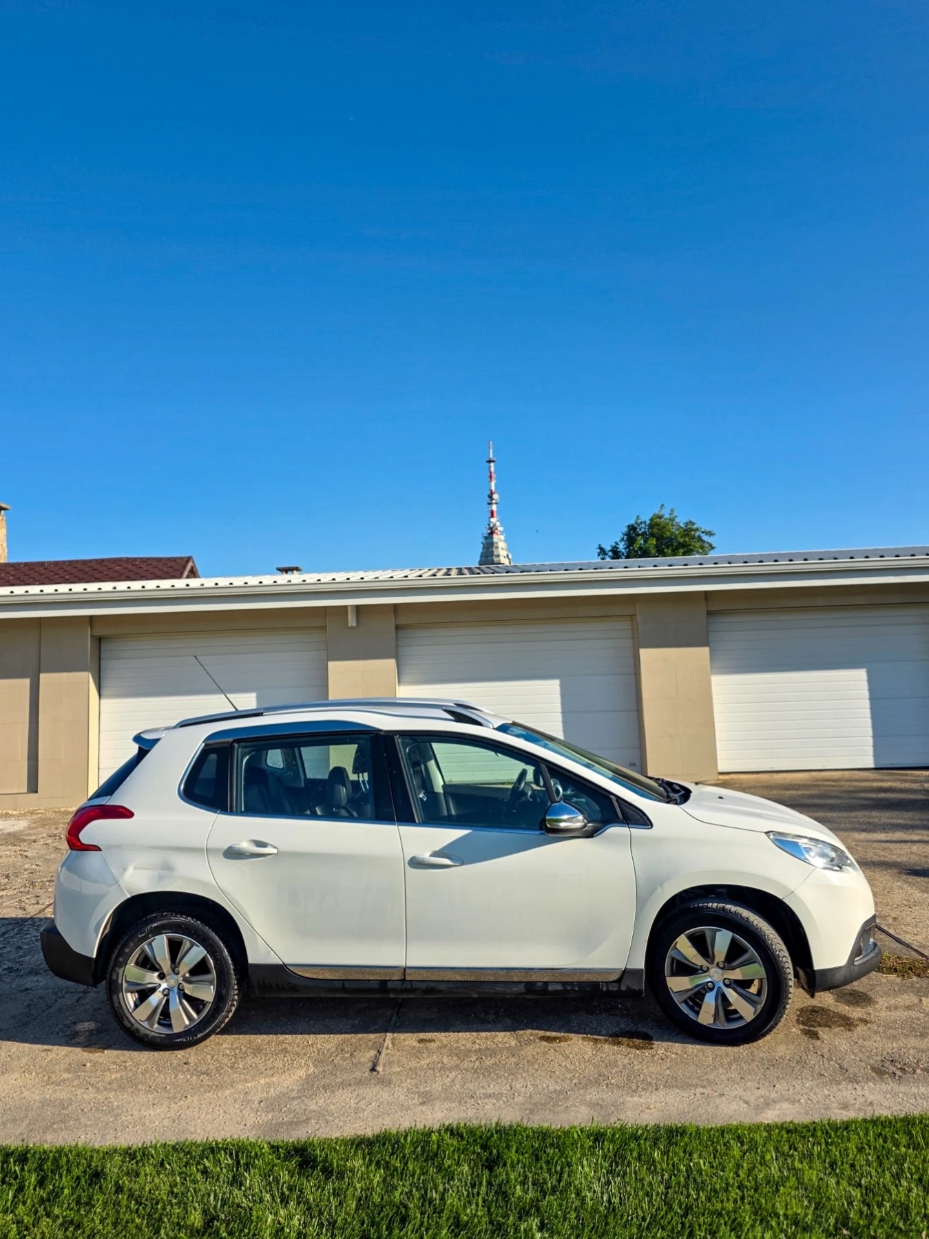 Peugeot 2008 Allure 1.6 e-HDi 92 k.c. , снимка 3 - Автомобили и джипове - 55621736