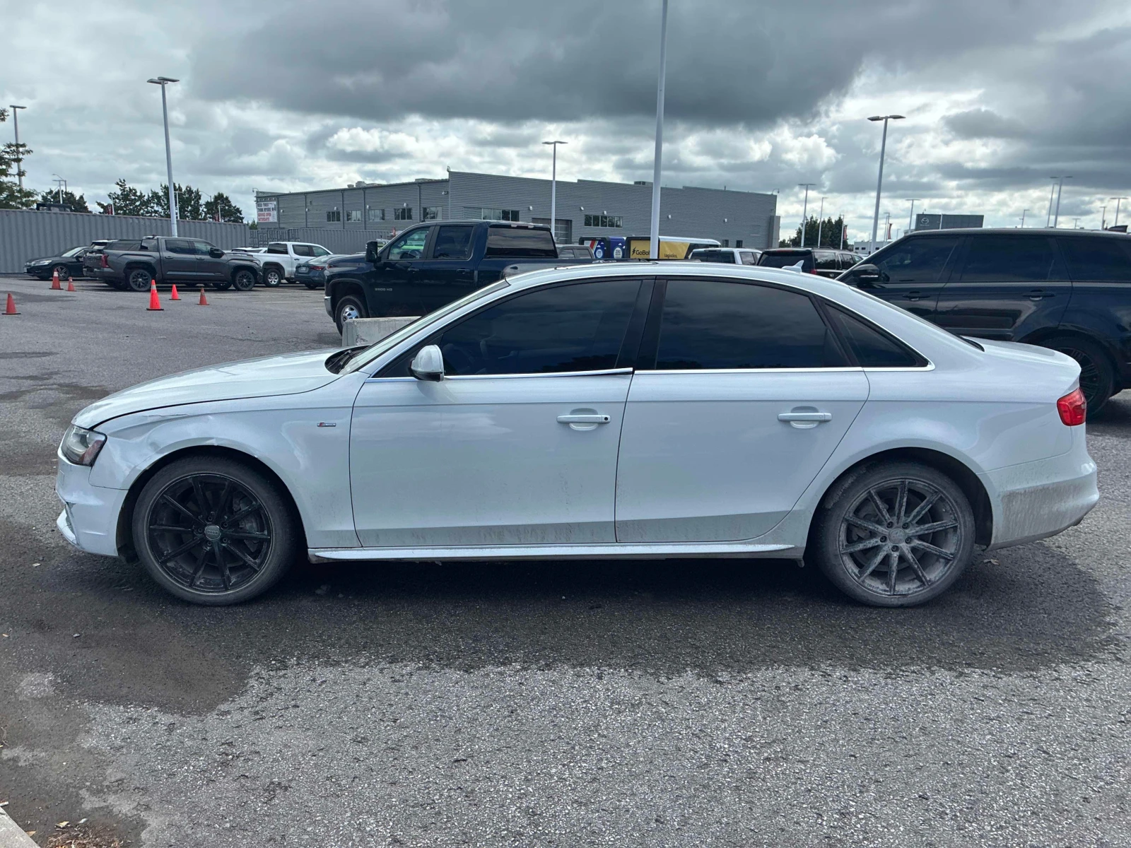 Audi A4 * Progressiv * АВТОКРЕДИТ * ГЛАВНО ПРЕДСТАВИТЕСТВО, снимка 3 - Автомобили и джипове - 55832989