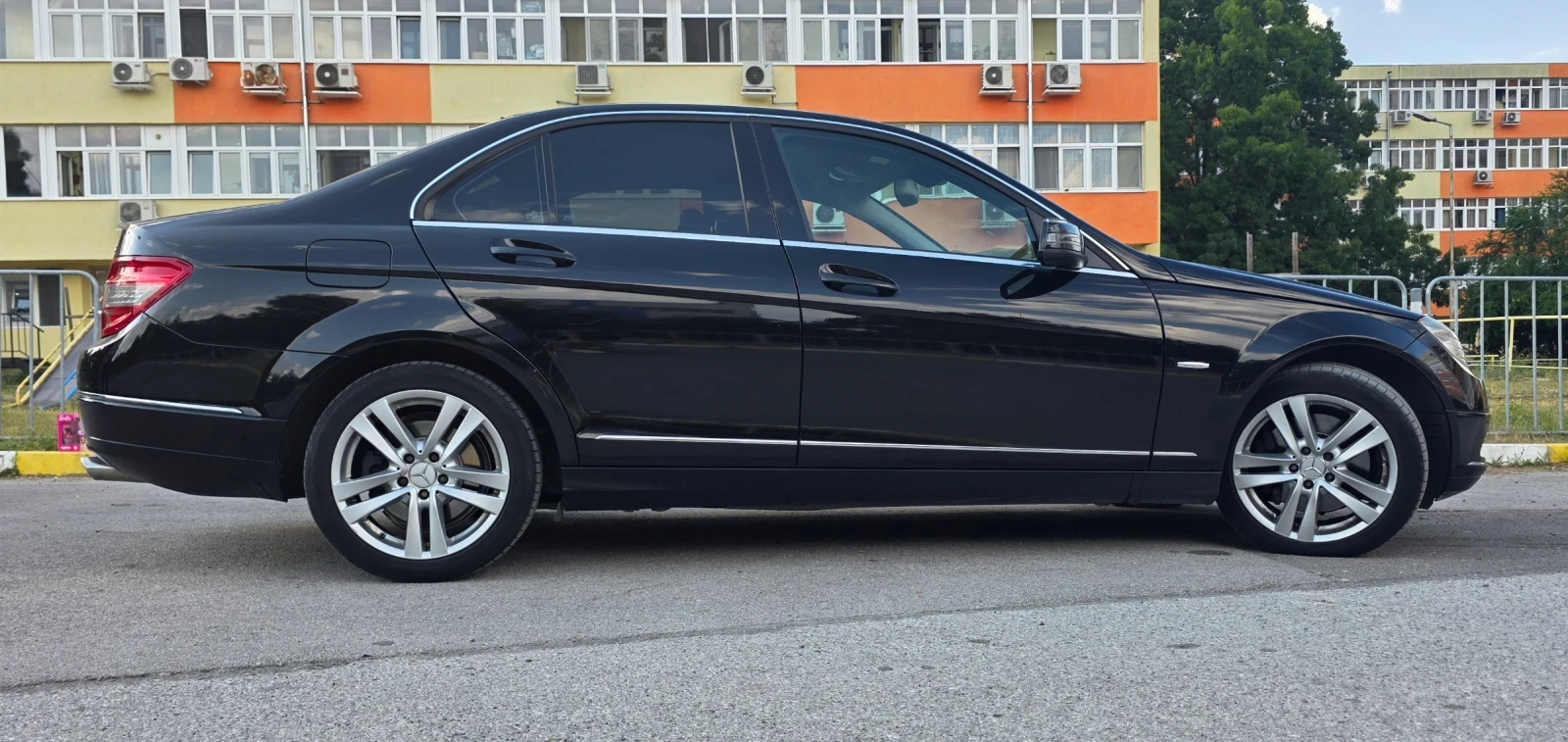 Mercedes-Benz C 350 4-MATIC, снимка 8 - Автомобили и джипове - 55905654